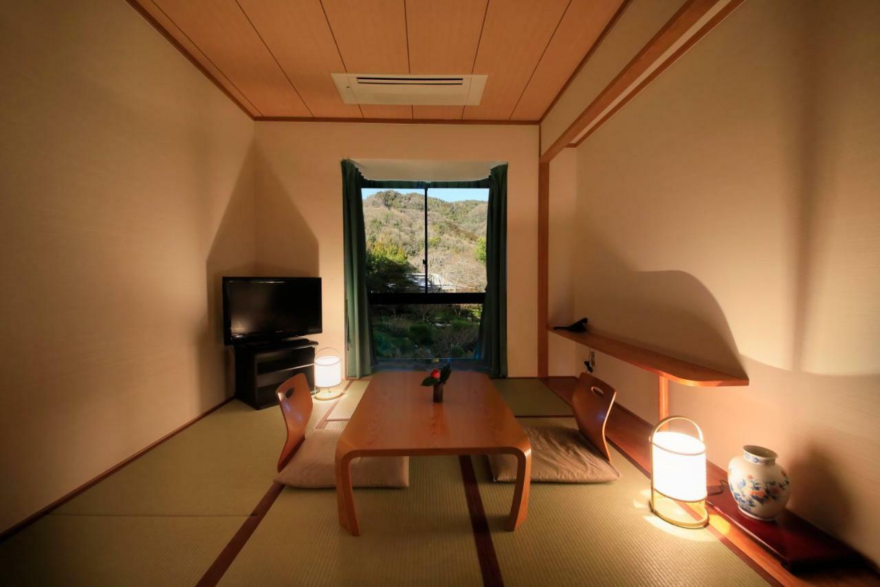 ホテル賀茂川荘 旅館 4*